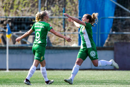 Hammarbys Astrid Larsson jublar
