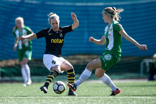 s Eva Nyström och Hammarbys Filippa Graneld