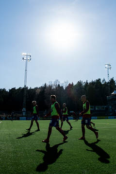 Östers spelare värmer upp
