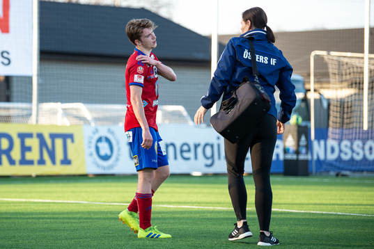 Östers Carl Johansson får behandling