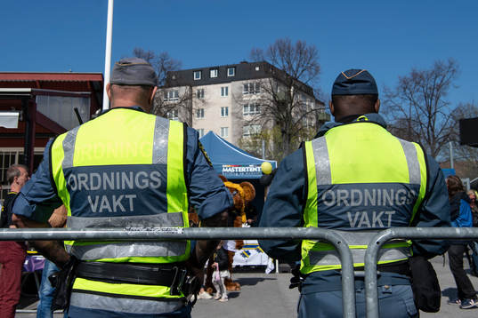 Två ordningsvakter