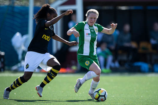 s Samantha Ammanuel och Hammarbys Emilia Larsson