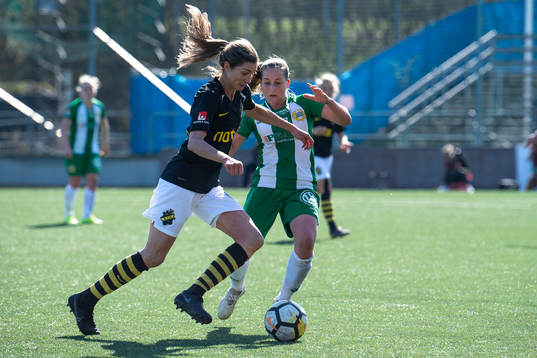 s Madeleine Tegström och Hammarbys Felicia Saving