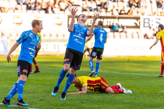 Halmstads Alexander Berntsson reagerar