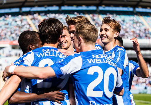 IFK Göteborgs Lasse Vibe jublar med lagkamrater