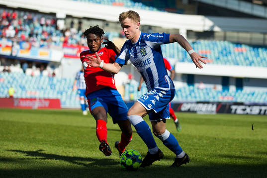 IFK Göteborgs Victor Wernersson och Helsingborgs Mamudu