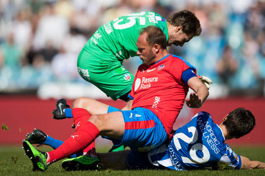Helsingborgs målvakt Kalle Joelsson, Andreas Granqvist och