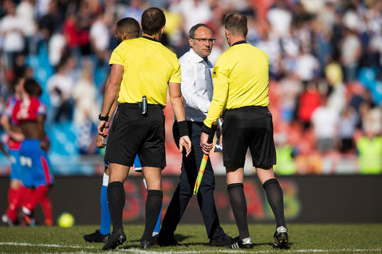 Helsingborgs tränare Per-Ola Ljung tackar domarna