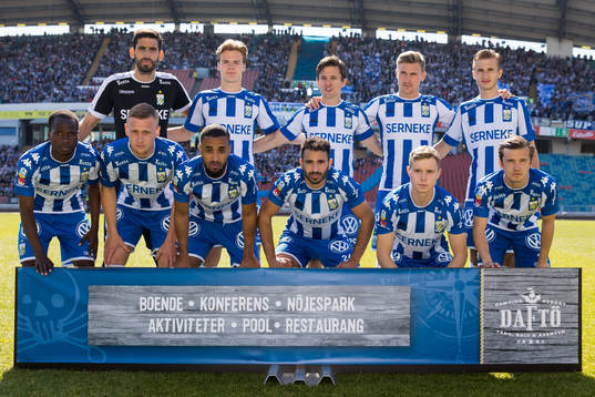 IFK Göteborgs startelva uppe fr.v. målvakt Giannis