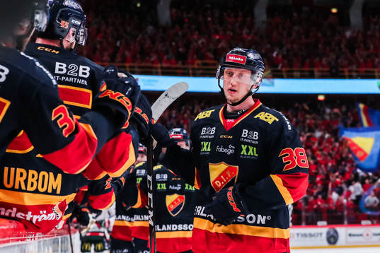 Djurgårdens Olle Alsing jublar