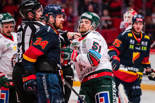 Bråk mellan Djurgårdens Daniel Brodin och Frölundas Mats