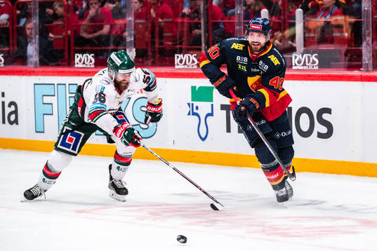 Frölundas Jonathan Sigalet och Djurgårdens Jacob Josefson
