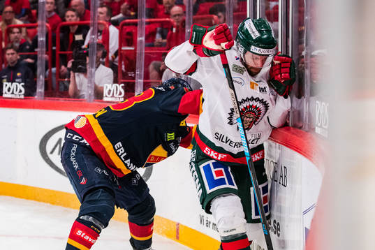 Frölundas Anders Grönlund och Djurgårdens Dennis Svensson