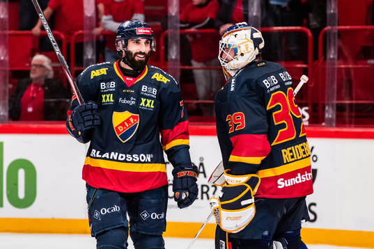 Djurgårdens Jason Garrison och målvakt Adam Reideborn