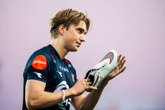 Kristian Thorstvedt of Viking looks dejected