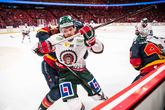 Djurgårdens Alexander Urbom och Frölundas Mats Rosseli