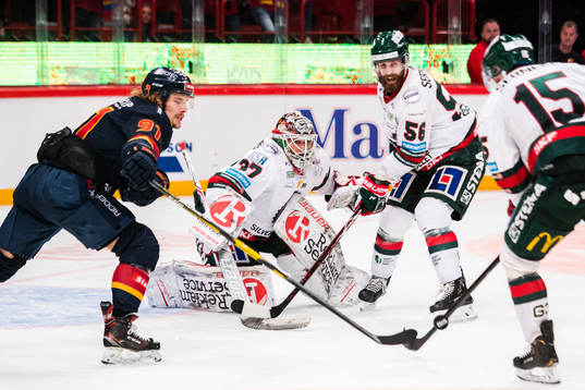 Frölundas målvakt Johan Gustafsson, Jonathan Sigalet och