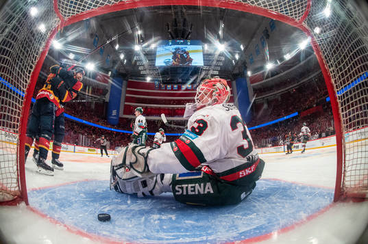 Djurgårdens Jakob Lilja jublar med Jacob Josefson