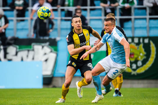 Malmö FFs Eric Larsson och Hammarbys Nikola Djurdjic
