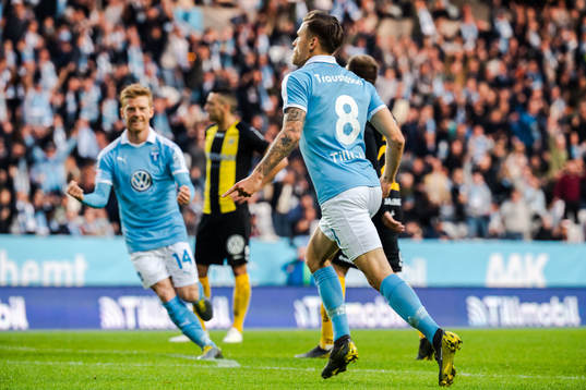 Malmö FFs Anders Christiansen och Arnór Traustason jublar