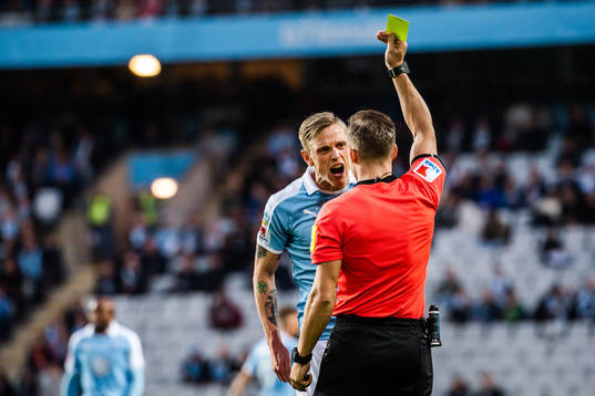 Malmö FFs Sören Rieks reagerar