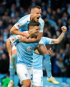 Malmö FFs Marcus Antonsson jublar med och Eric Larsson