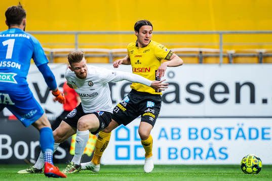 Örebros Michael Almebäck och Elfsborgs Jonathan Levi