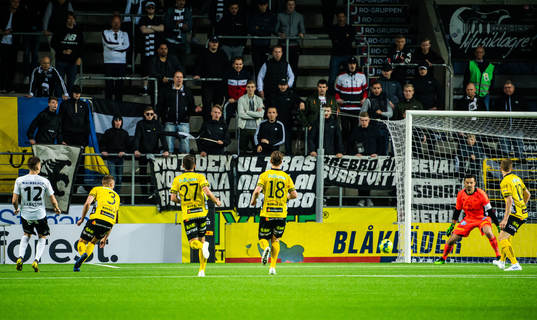 Örebros Jake Larsson gör 4-2