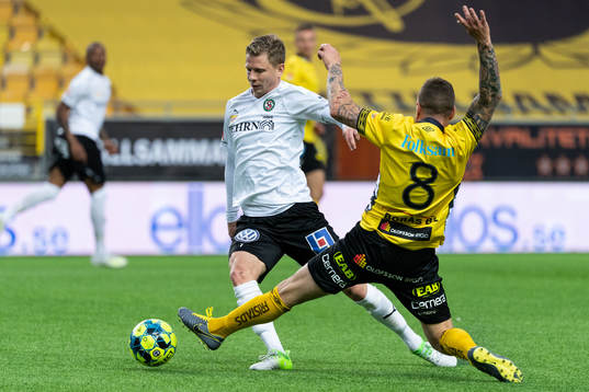Örebros Johan Bertilsson och Elfsborgs Samuel Holmén