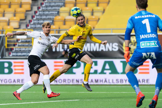 Elfsborgs Pawel Cibicki och Örebros Daniel Björnkvist