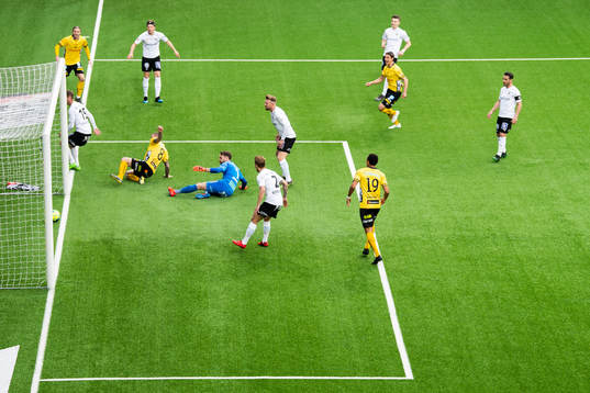 Elfsborgs Samuel Holmén gör 1-0