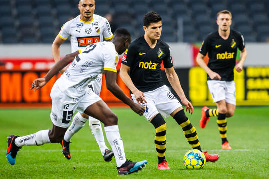 s Tarik Elyounoussi och Häckens Godswill Ekpolo
