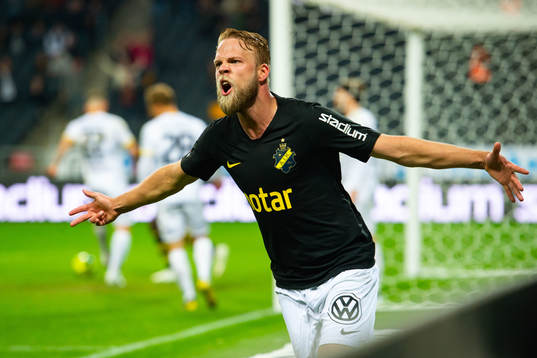 s Daniel Sundgren jublar