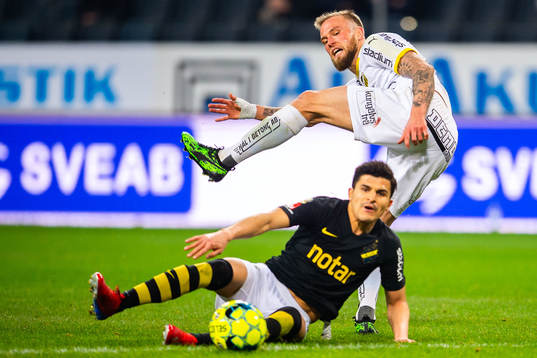 s Tarik Elyounoussi och Häckens Alexander Faltsetas
