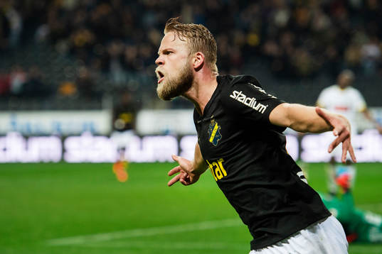 s Daniel Sundgren jublar