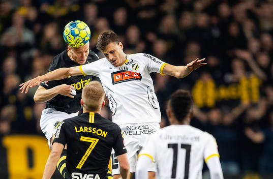 s Per Karlsson och Häckens Alexander Jeremejeff