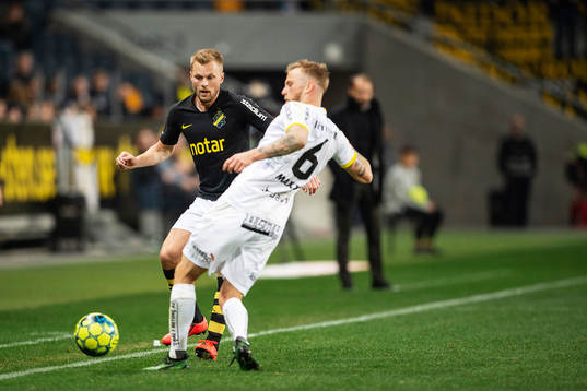 s Sebastian Larsson och Häckens Alexander Faltsetas