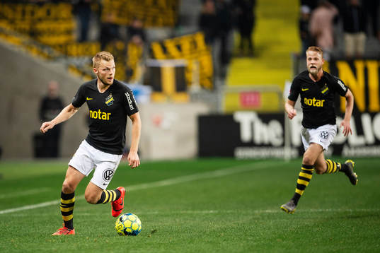 s Sebastian Larsson