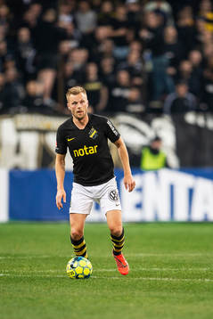 s Sebastian Larsson