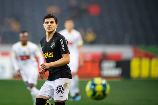 s Tarik Elyounoussi