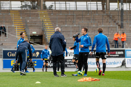 Sirius spelare före fotbollsmatchen i Allsvenskan mellan