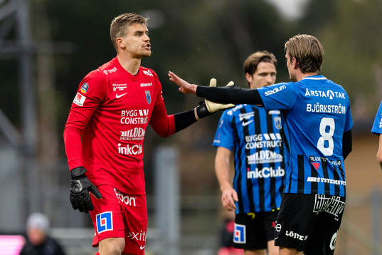 Sirius målvakt Lukas Jonsson