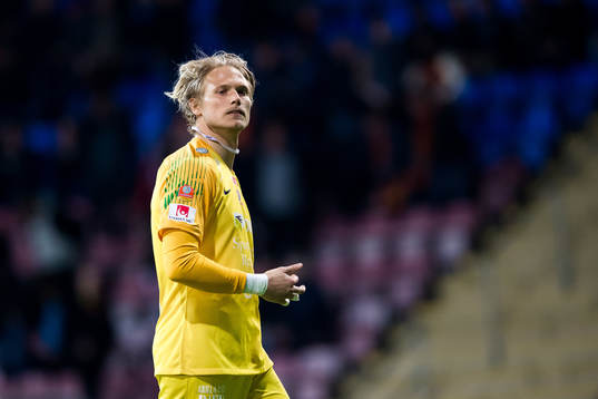 AFC Eskilstunas målvakt Ole Söderberg deppar