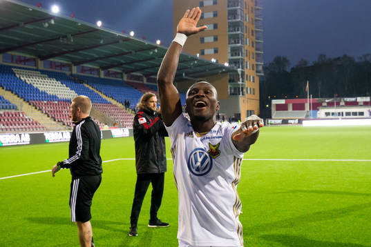 Östersunds Samuel Laryea Mensiro jublar