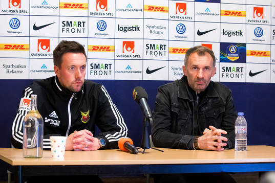 Östersunds tränare Ian Burchnall ocb AFC Eskilstunas