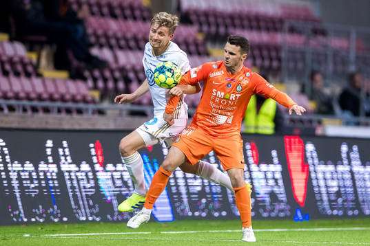 Östersunds Ludvig Fritzson och AFC Eskilstunas Kadir Hodzic