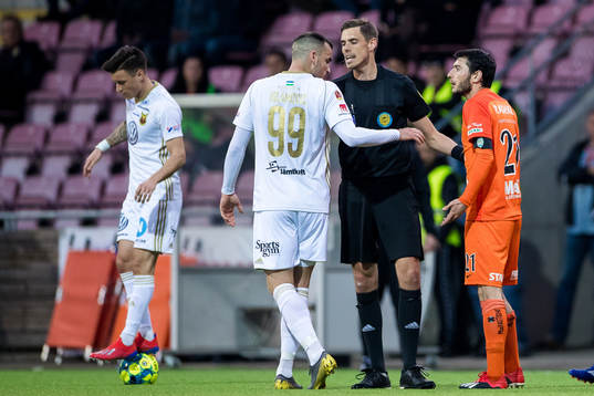 Östersunds Dino Islamovic och AFC Eskilstunas Anel Rashkaj