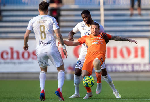 AFC Eskilstunas Christian Miljevic och Östersunds Isak