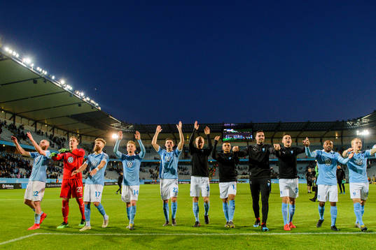 Malmö FFs spelare tackar publiken