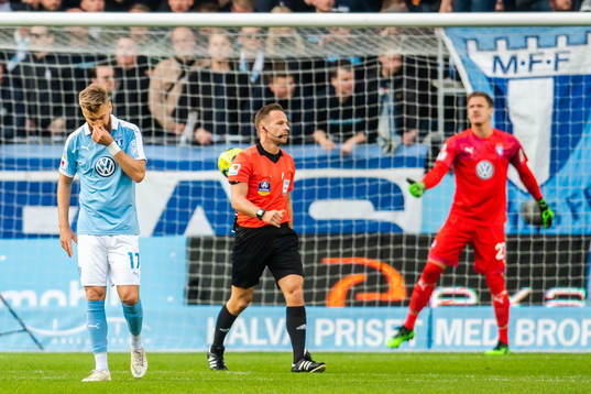 Malmö FFs Rasmus Bengtsson deppar
